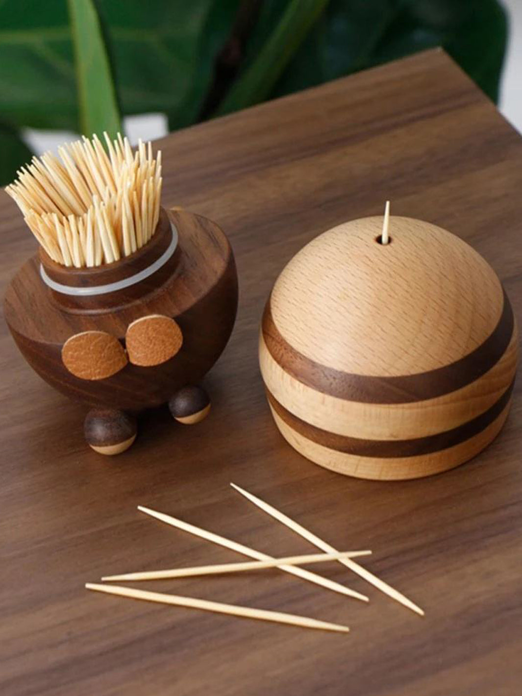 Handcrafted Bee Toothpick Holder in Black Walnut Wood – Wooden Toothpick Dispenser
